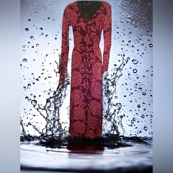 Tigerlily Dresses & Skirts - TIGERLILY Ognena Maxi Dress, in paisley stunning colour print ,RRP$249